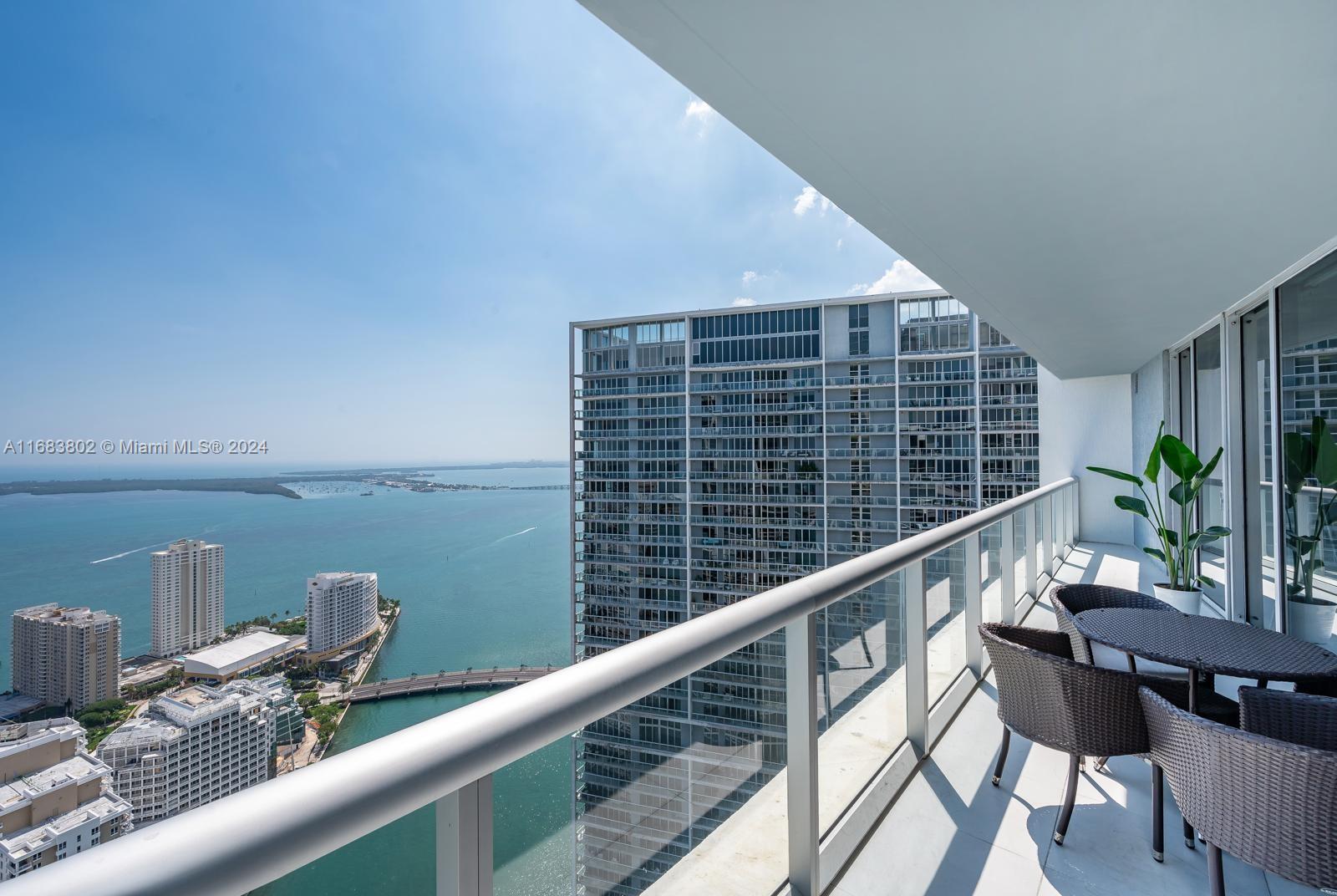 465 Brickell Ave # 5305