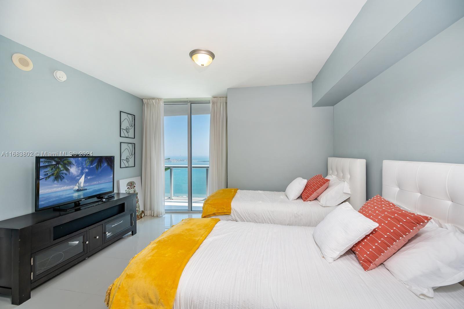 465 Brickell Ave # 5305
