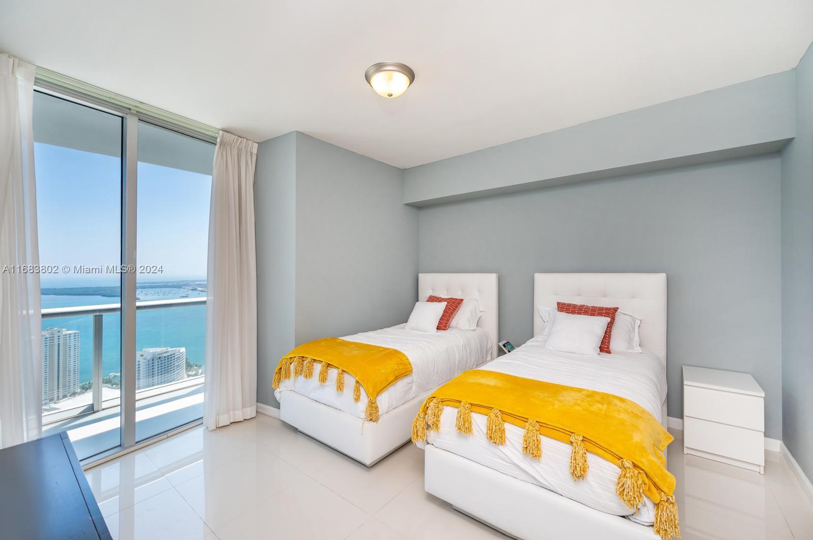 465 Brickell Ave # 5305