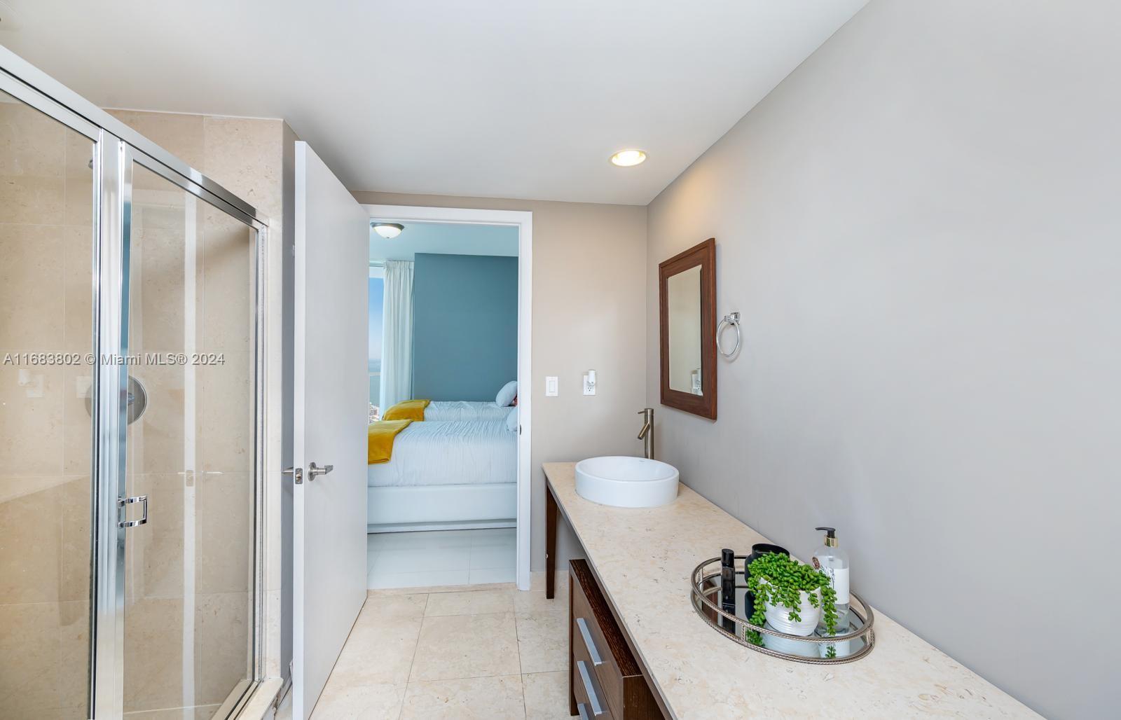 465 Brickell Ave # 5305