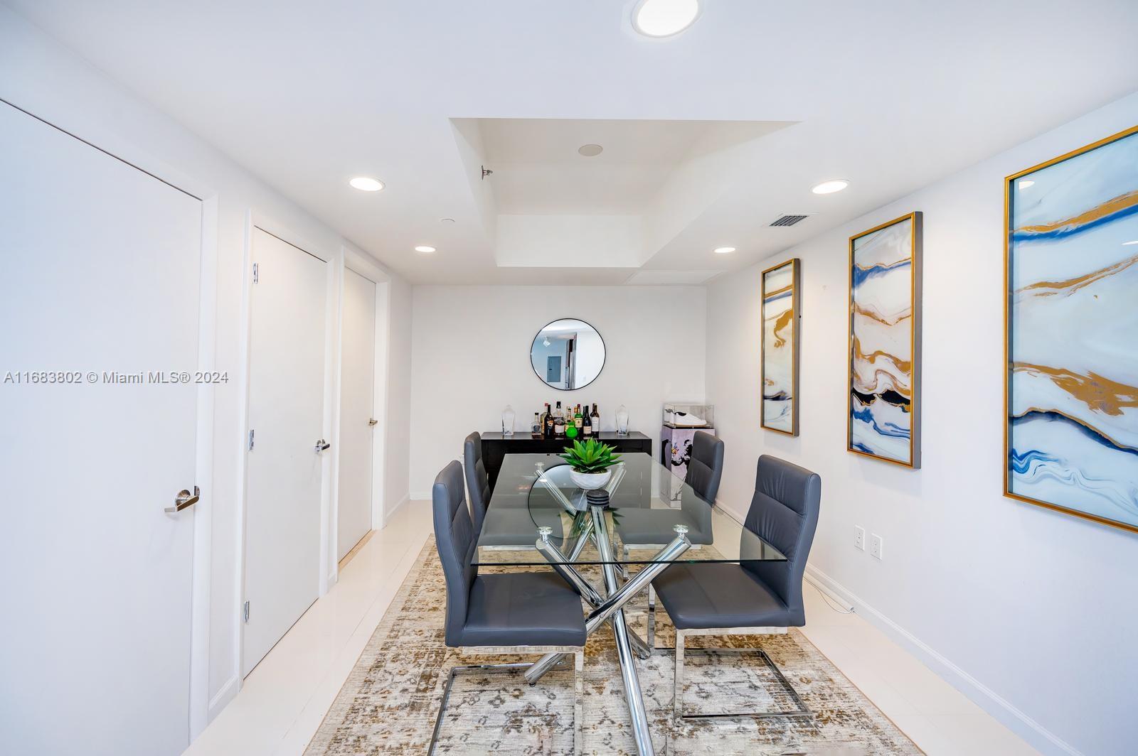 465 Brickell Ave # 5305