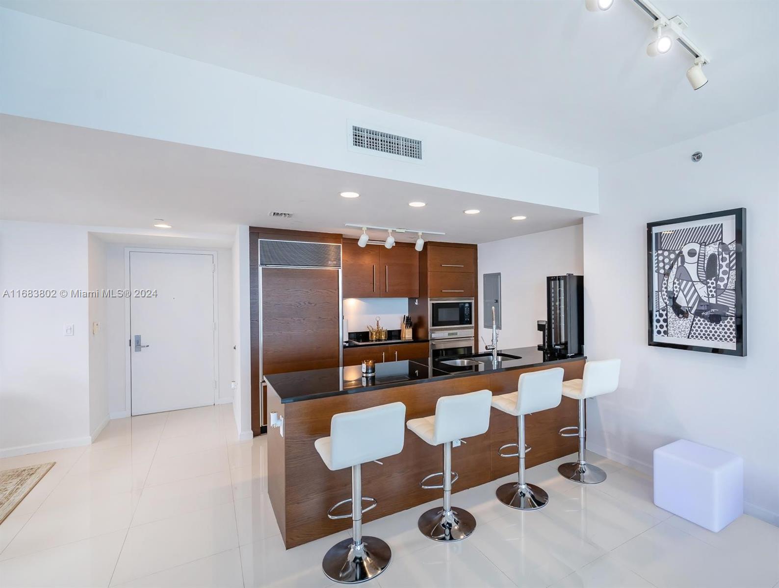 465 Brickell Ave # 5305