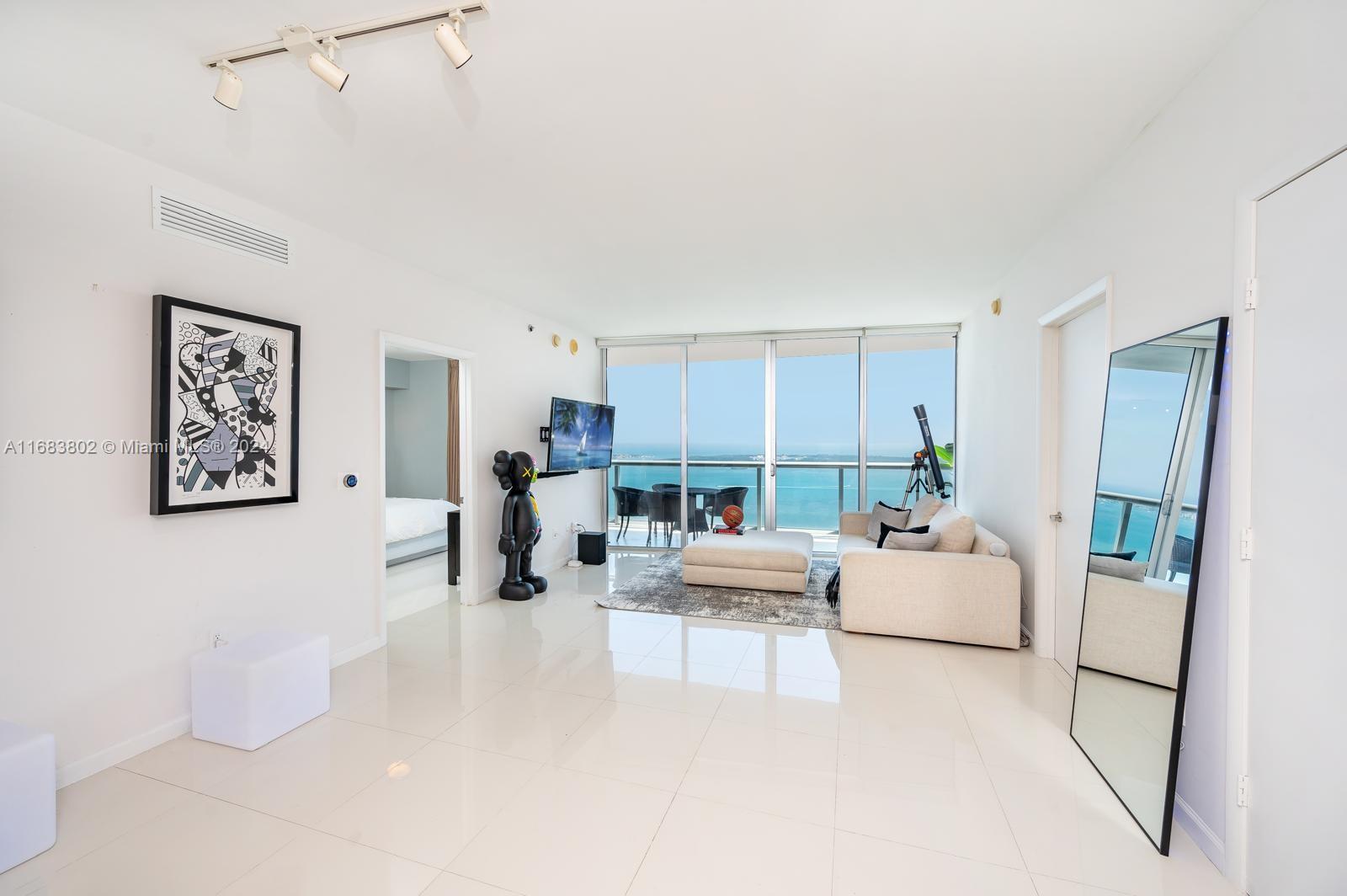 465 Brickell Ave # 5305