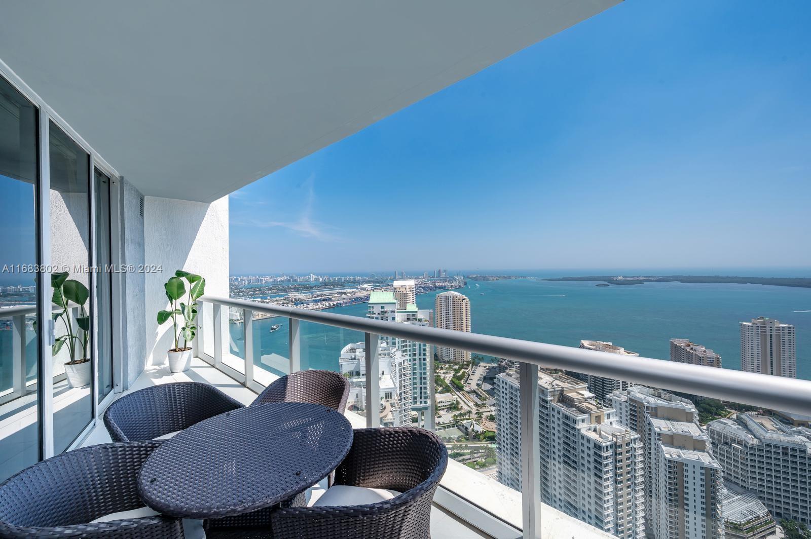465 Brickell Ave # 5305