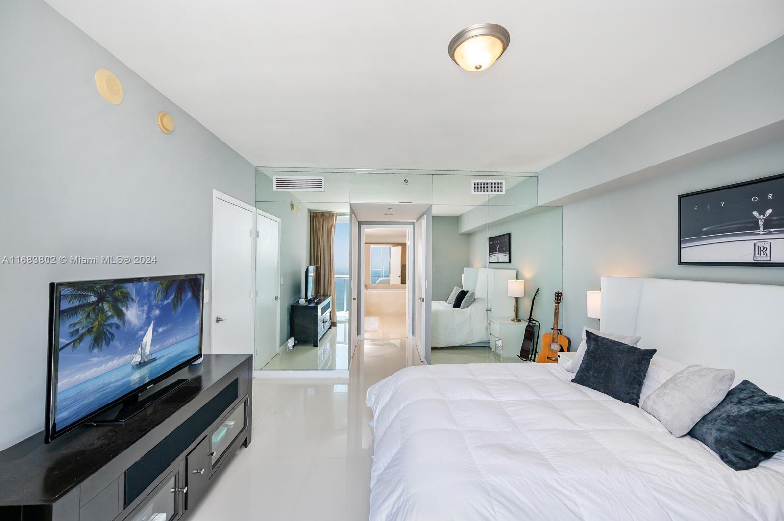 465 Brickell Ave # 5305