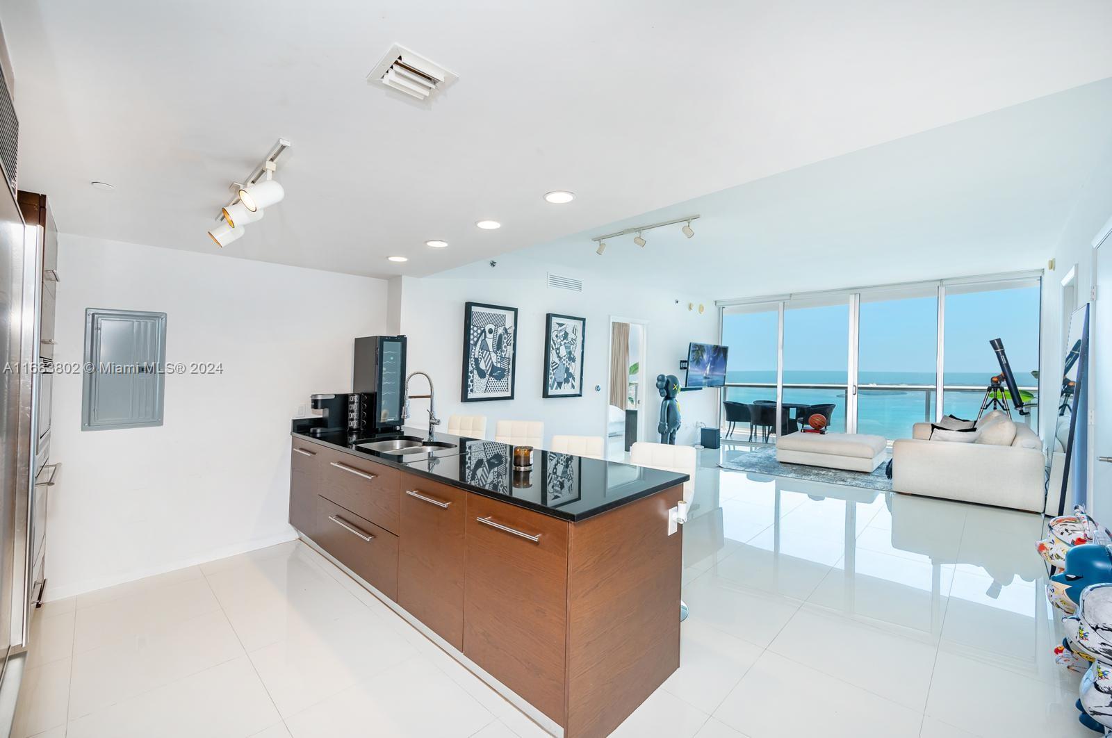 465 Brickell Ave # 5305