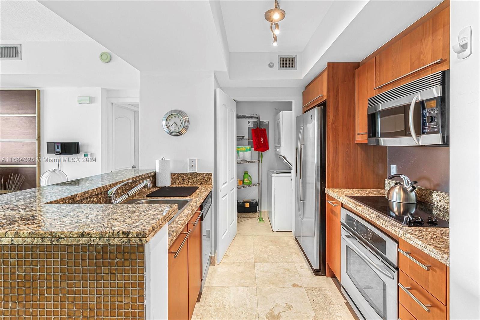 110 Washington Ave # 1706