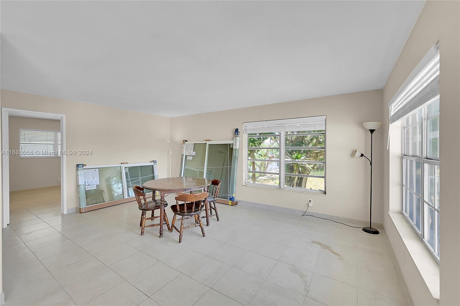 3217 NE 11th St # 10