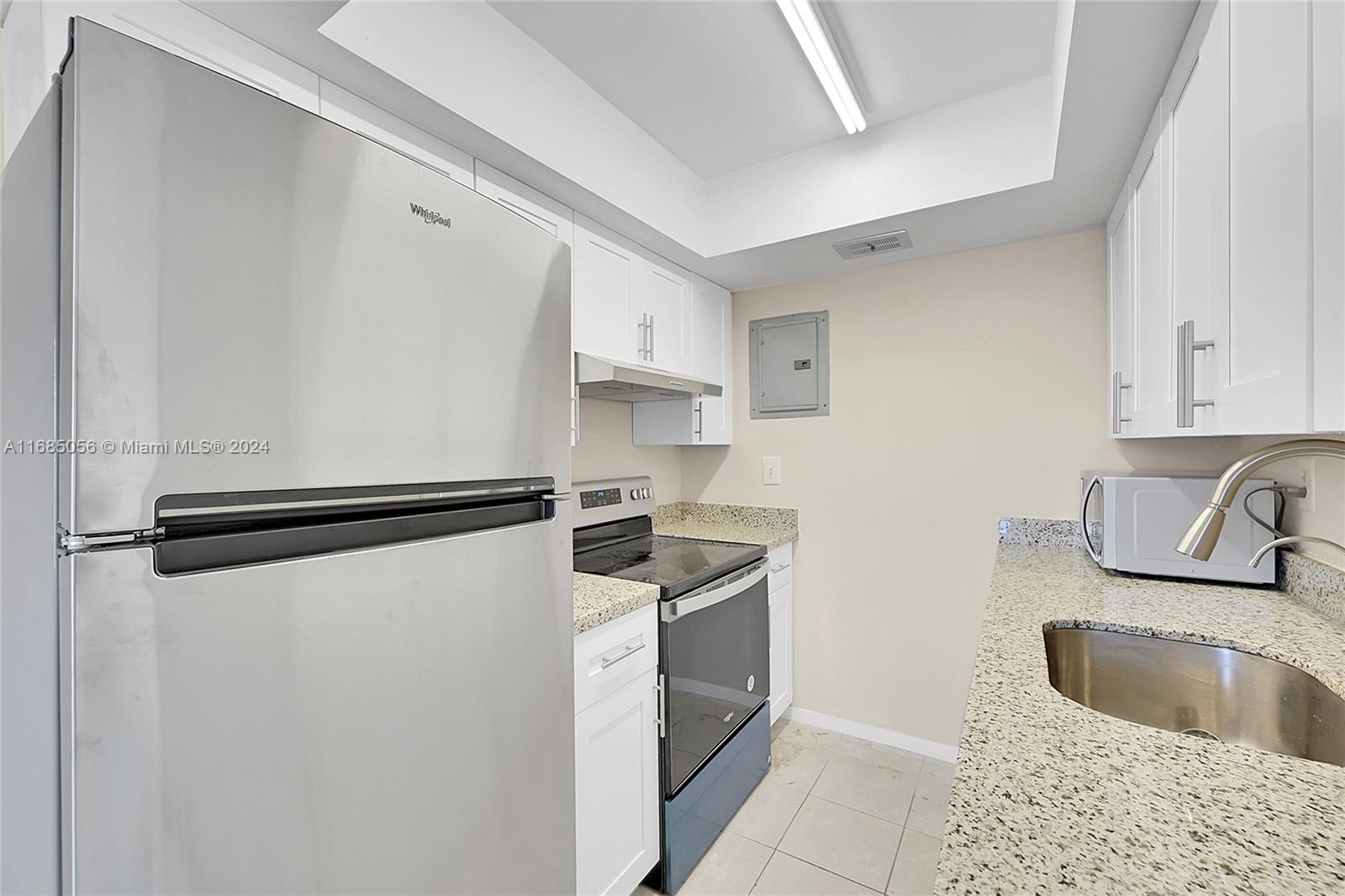 3217 NE 11th St # 10