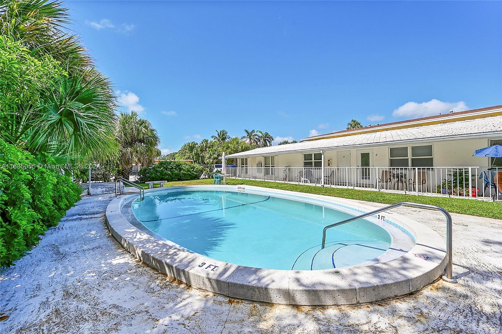 3217 NE 11th St # 10