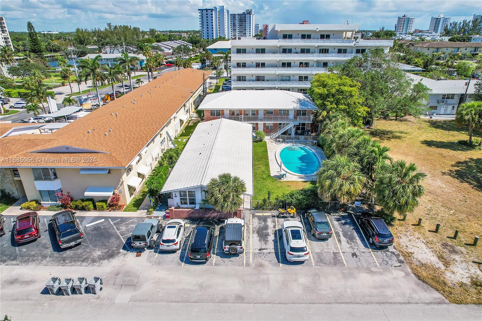 3217 NE 11th St # 10