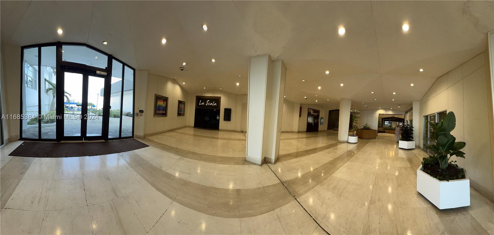905 Brickell Bay Dr # 823