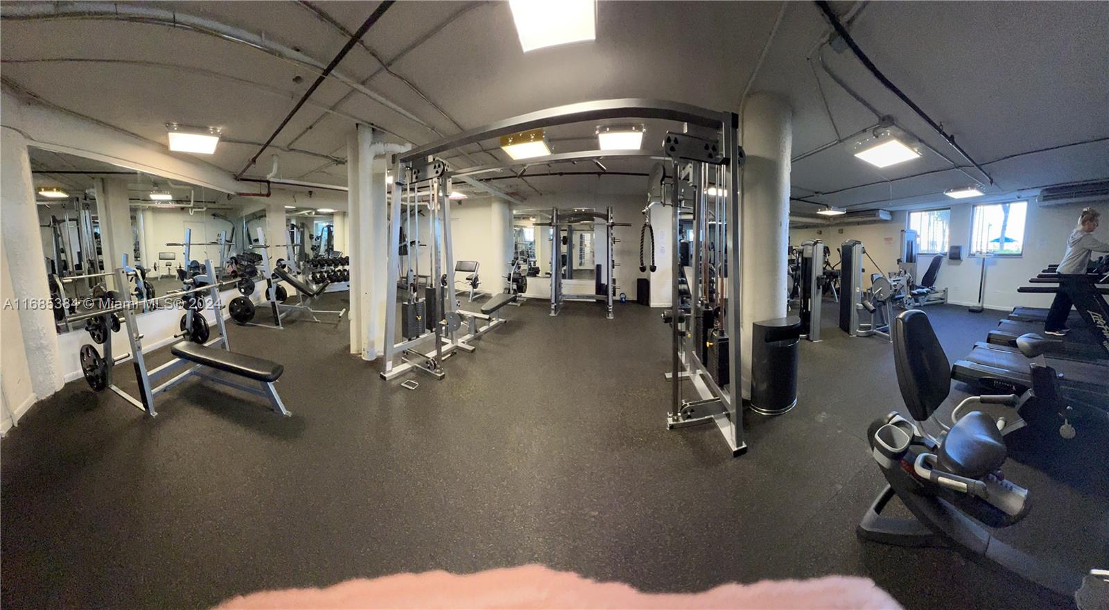 905 Brickell Bay Dr # 823