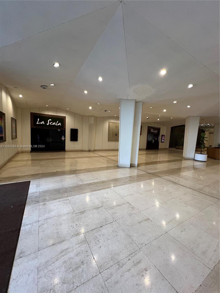 905 Brickell Bay Dr # 823