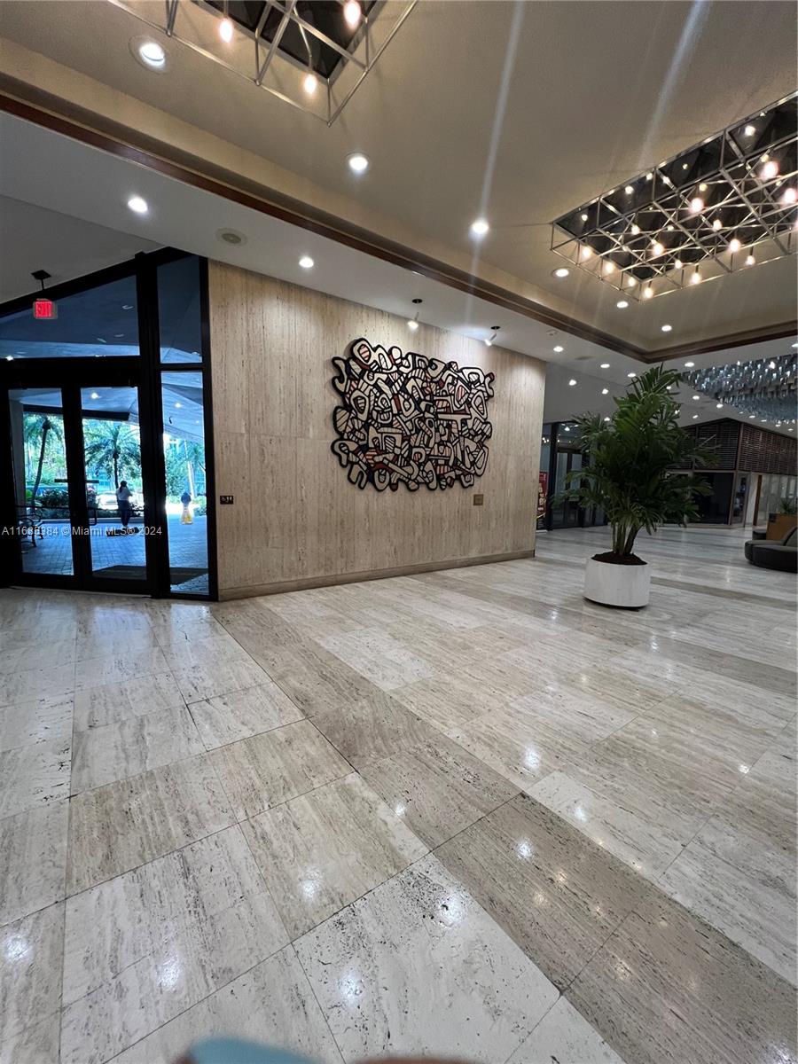 905 Brickell Bay Dr # 823