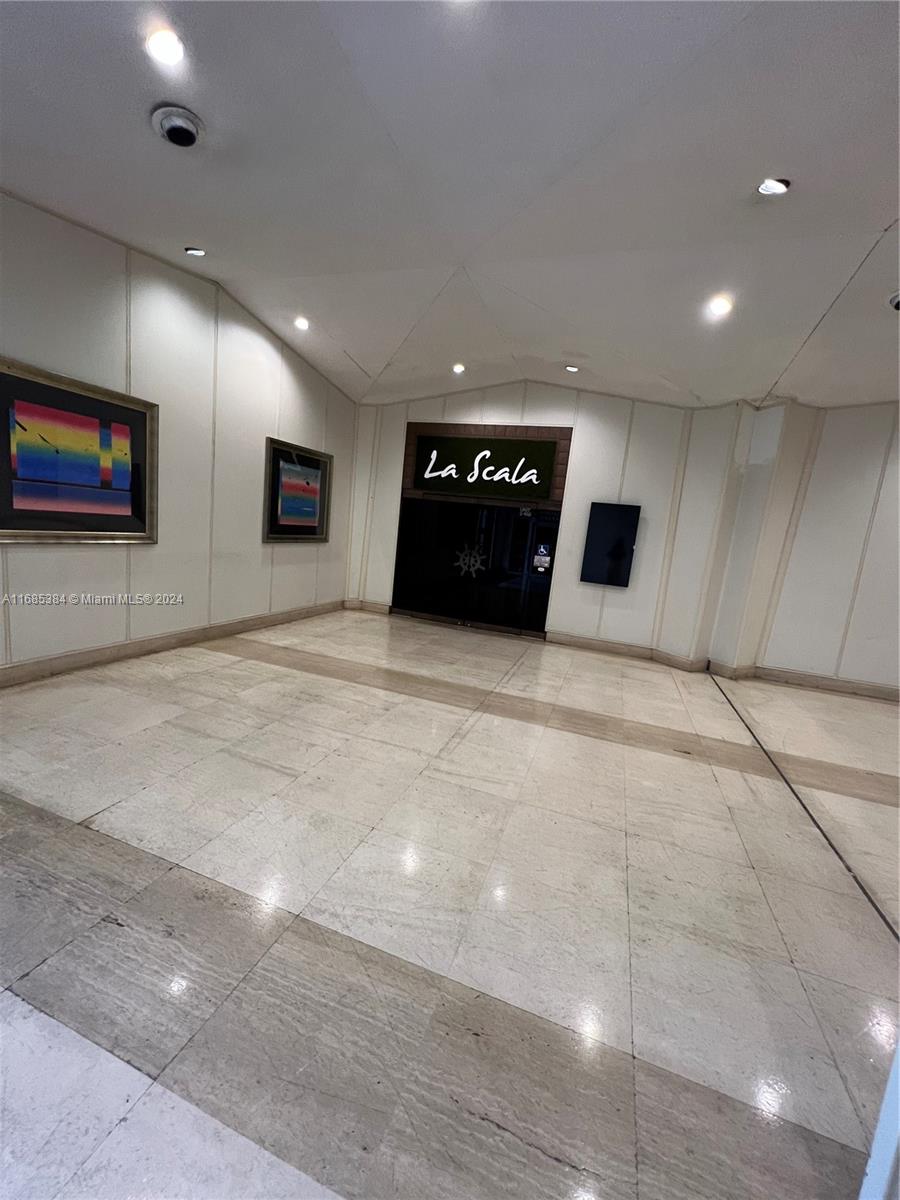 905 Brickell Bay Dr # 823