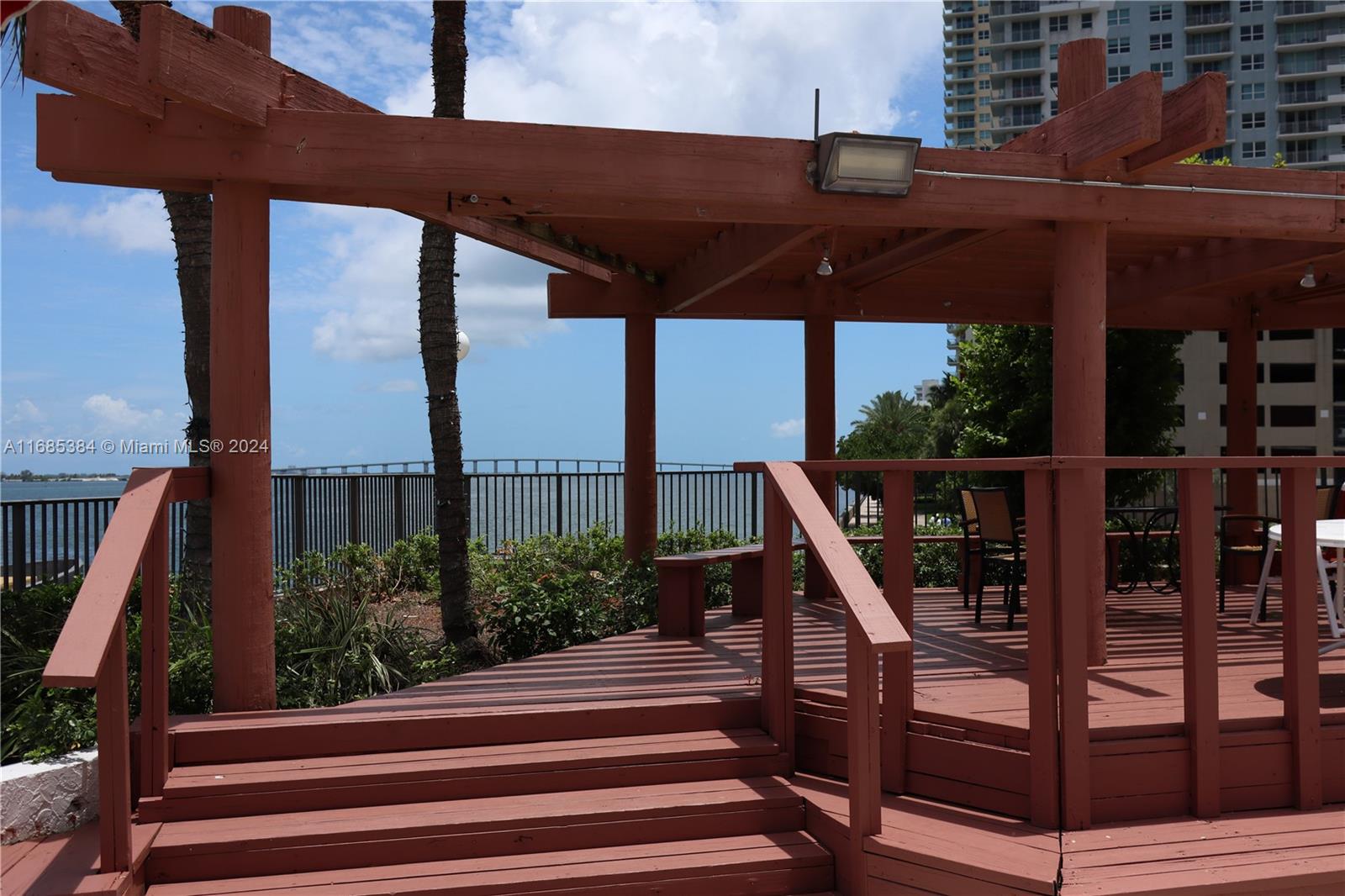 905 Brickell Bay Dr # 823