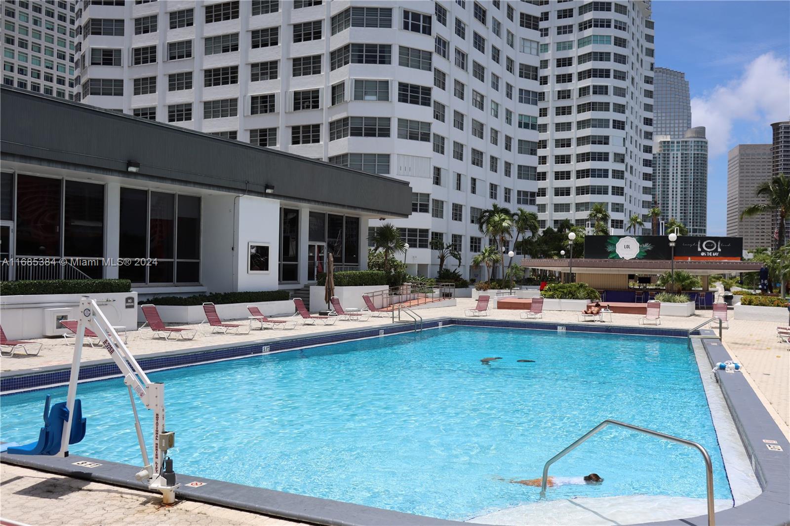 905 Brickell Bay Dr # 823