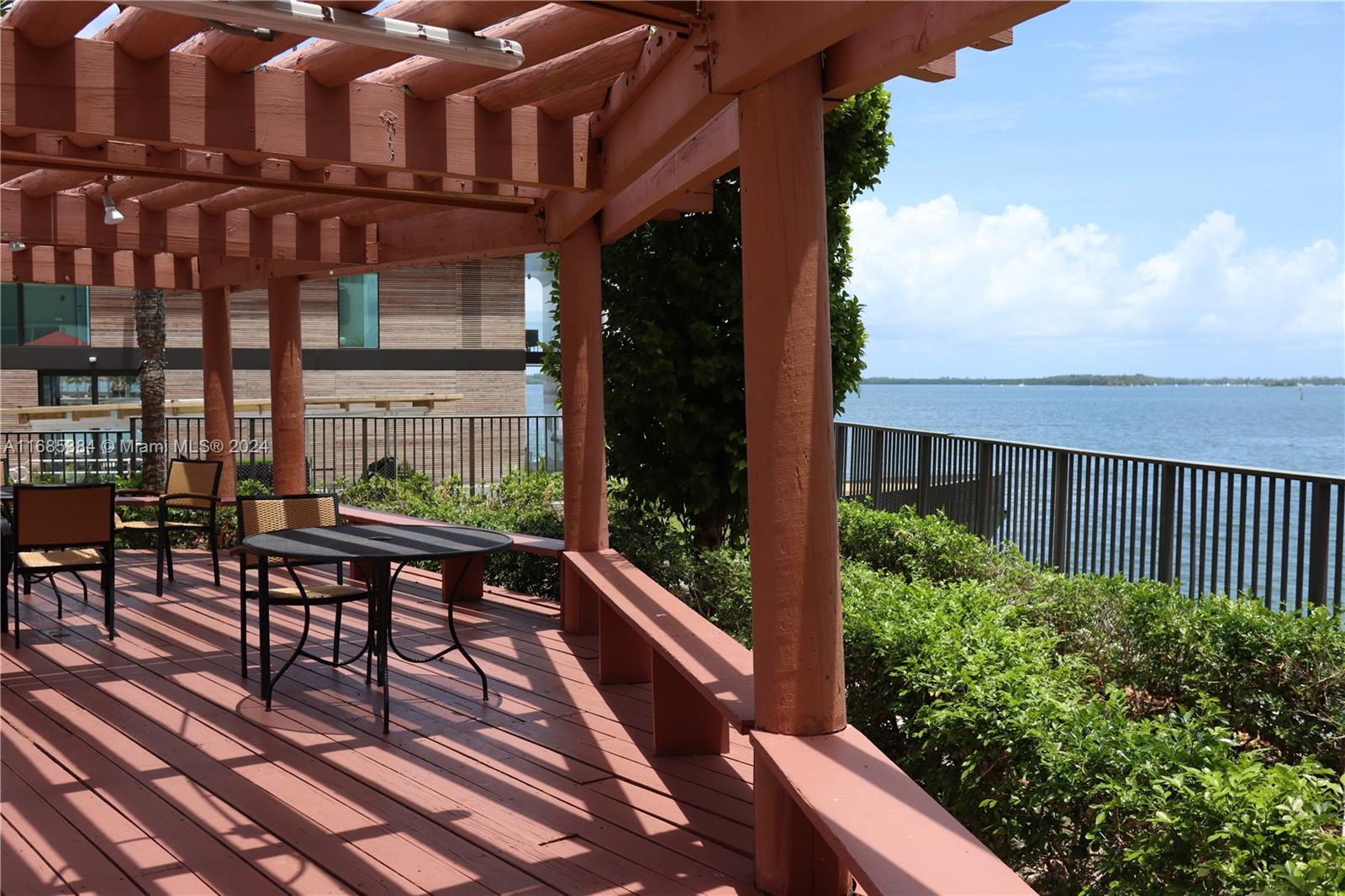 905 Brickell Bay Dr # 823