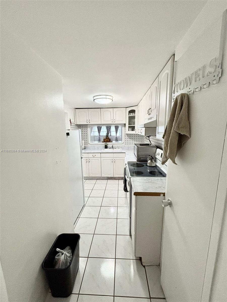 905 Brickell Bay Dr # 823