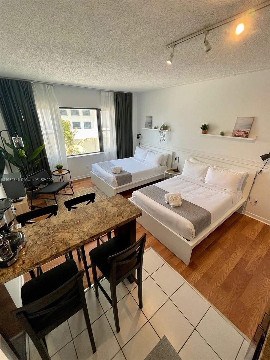 6345 Collins Ave # 526