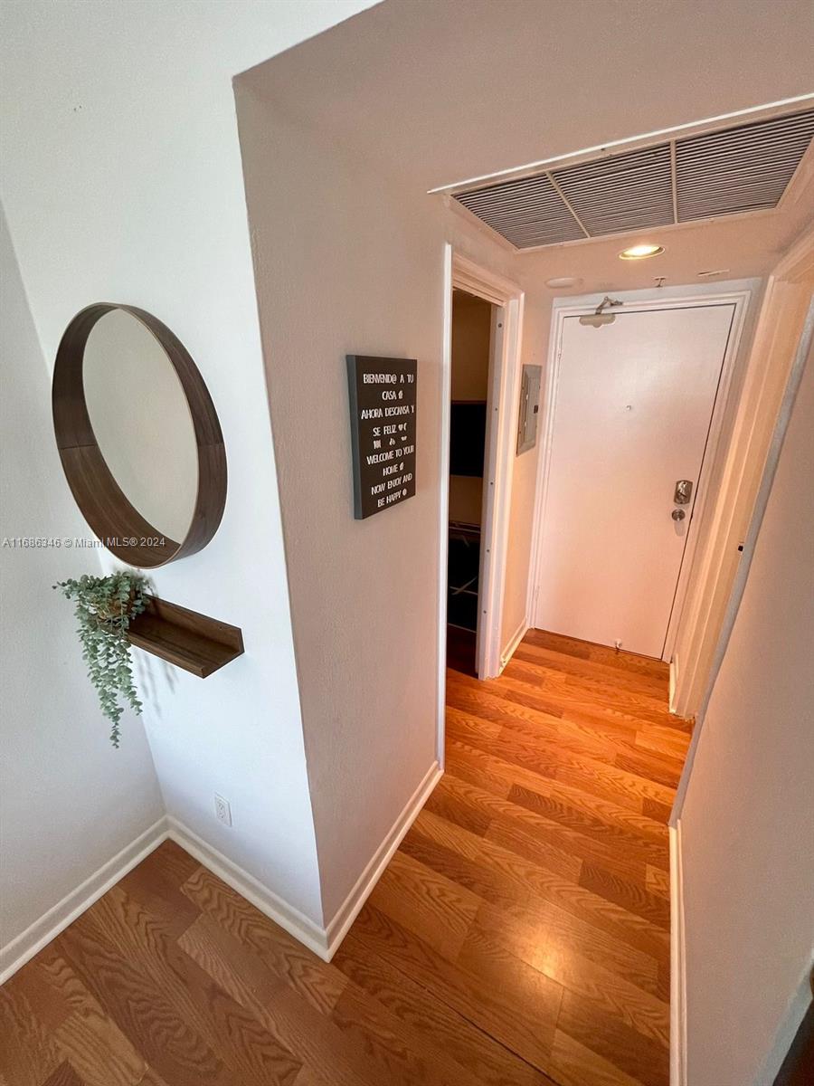 6345 Collins Ave # 526