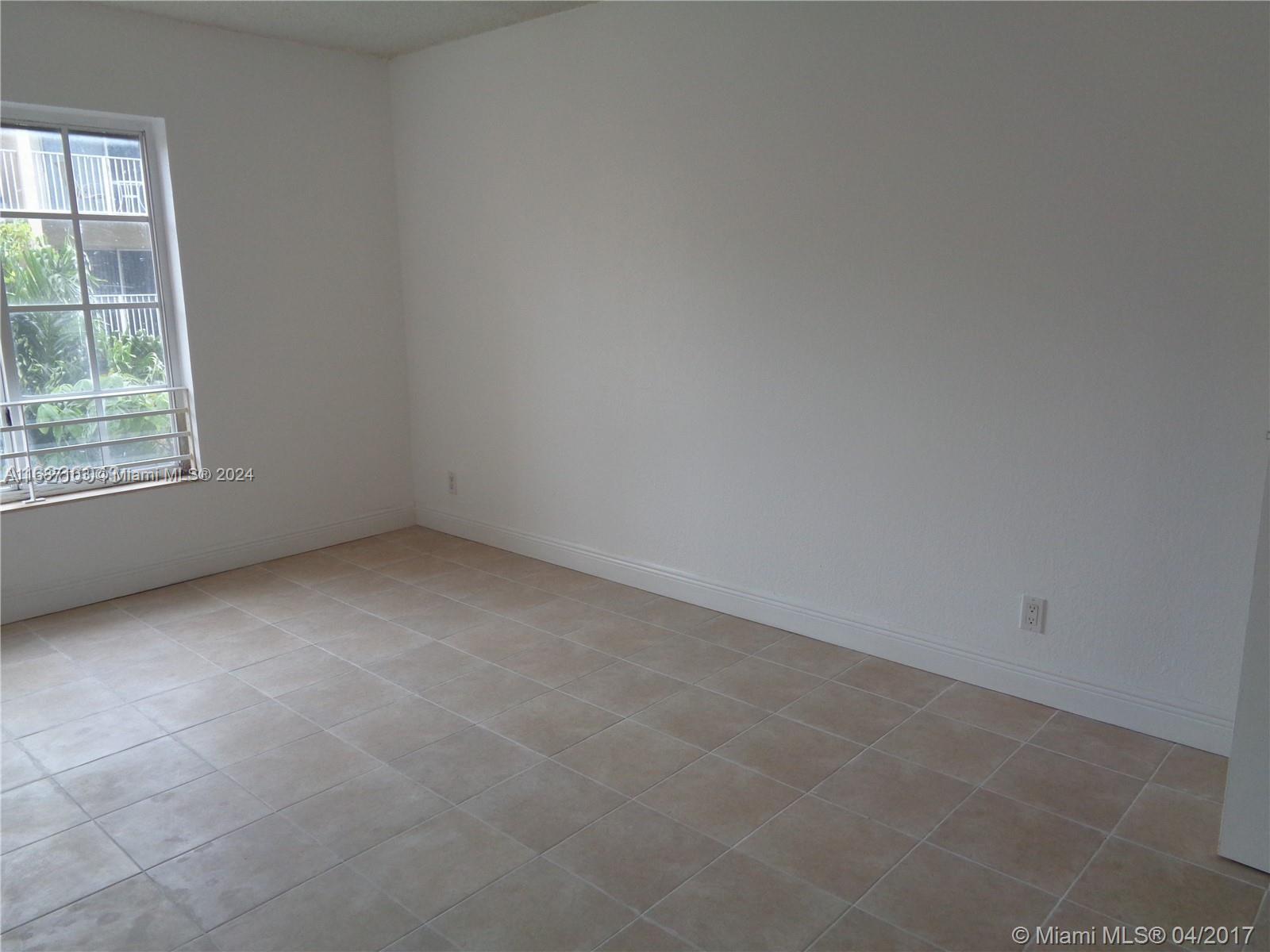 5201 Geneva Way # 202