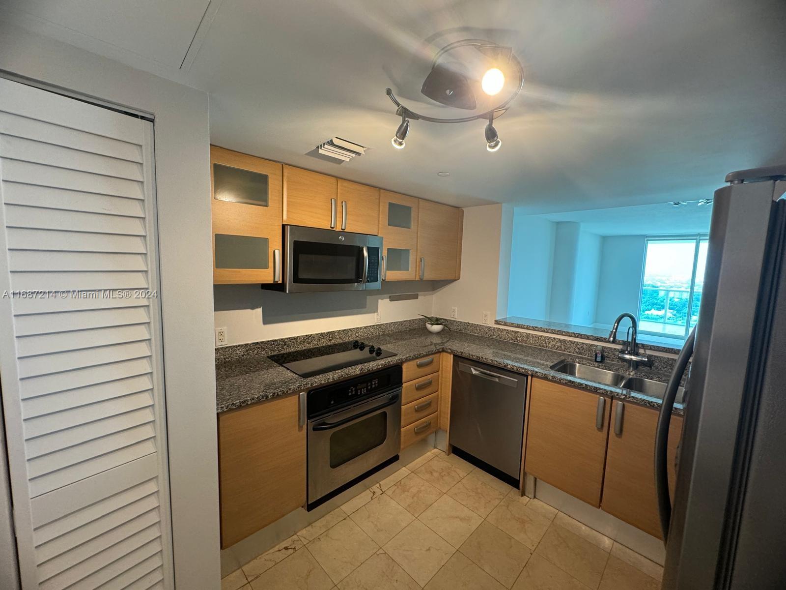 2101 Brickell Ave # 1901