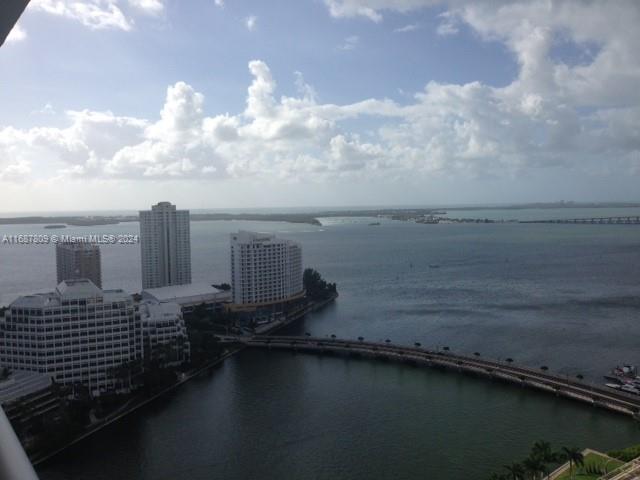 495 BRICKELL AV # 3011