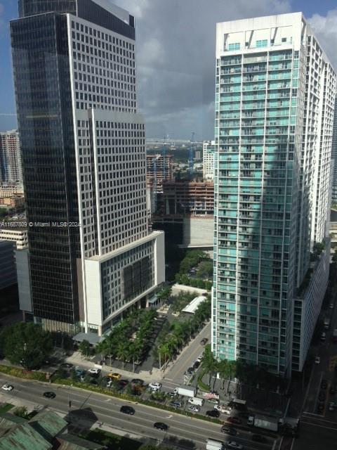 495 BRICKELL AV # 3011