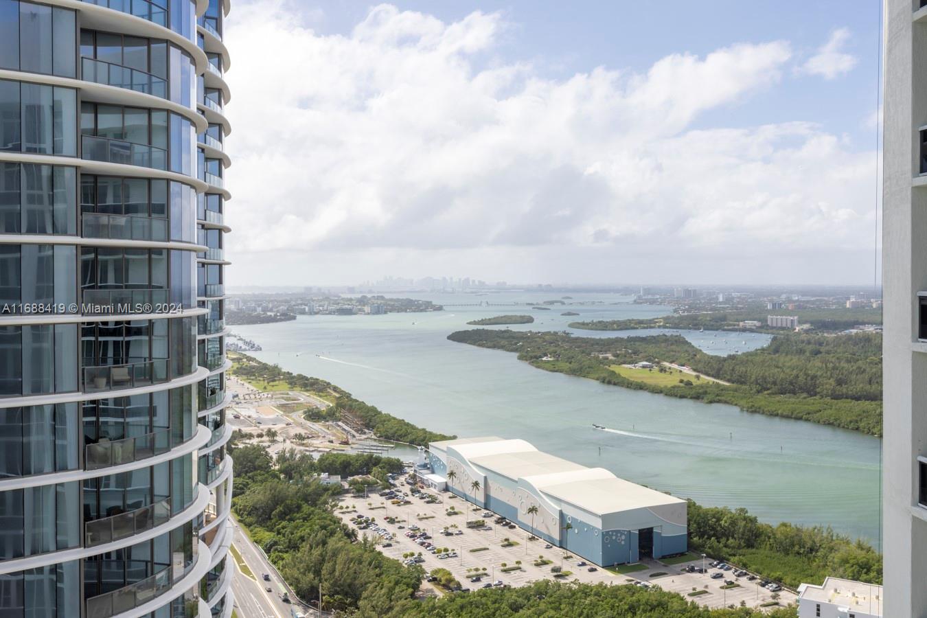 15811 Collins Ave # 4002