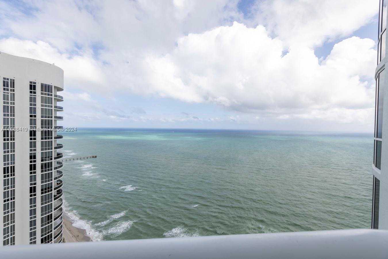 15811 Collins Ave # 4002