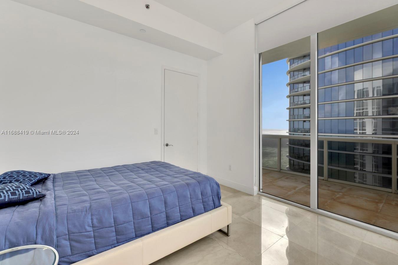 15811 Collins Ave # 4002