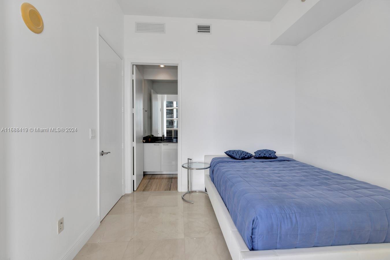 15811 Collins Ave # 4002