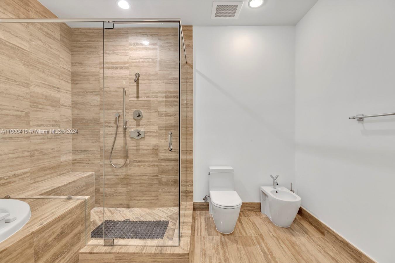 15811 Collins Ave # 4002