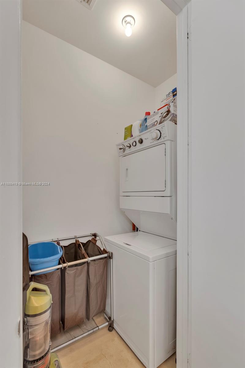 15811 Collins Ave # 4002