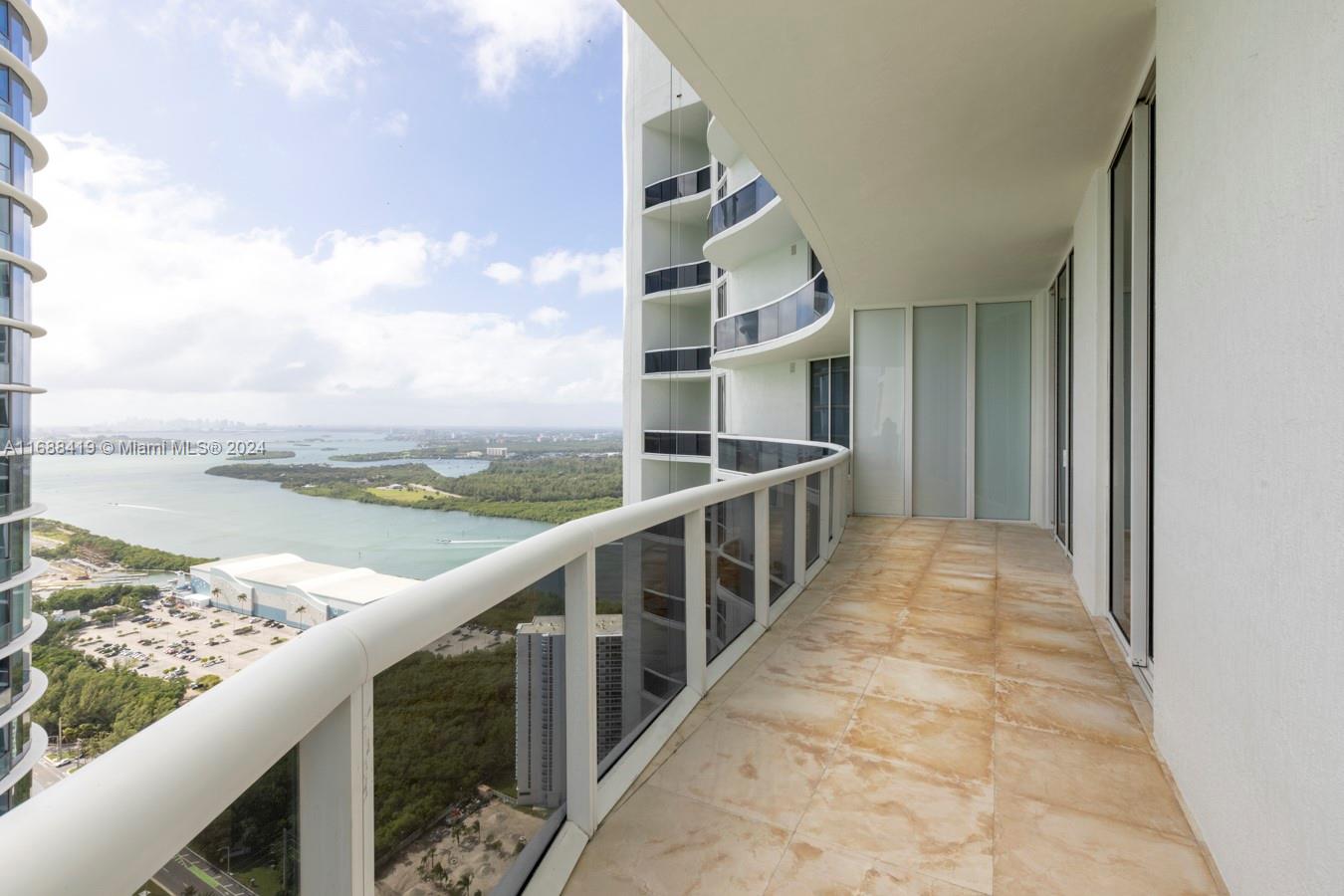 15811 Collins Ave # 4002