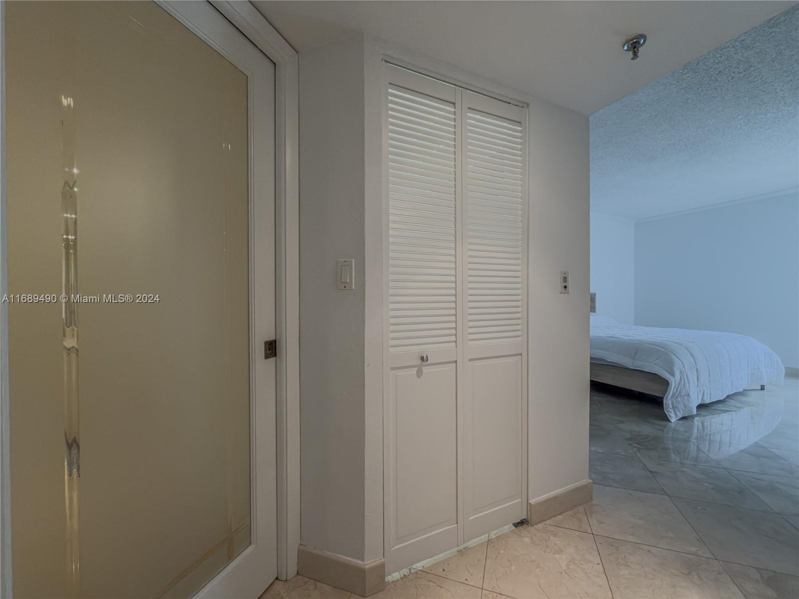520 Brickell Key Dr # A705