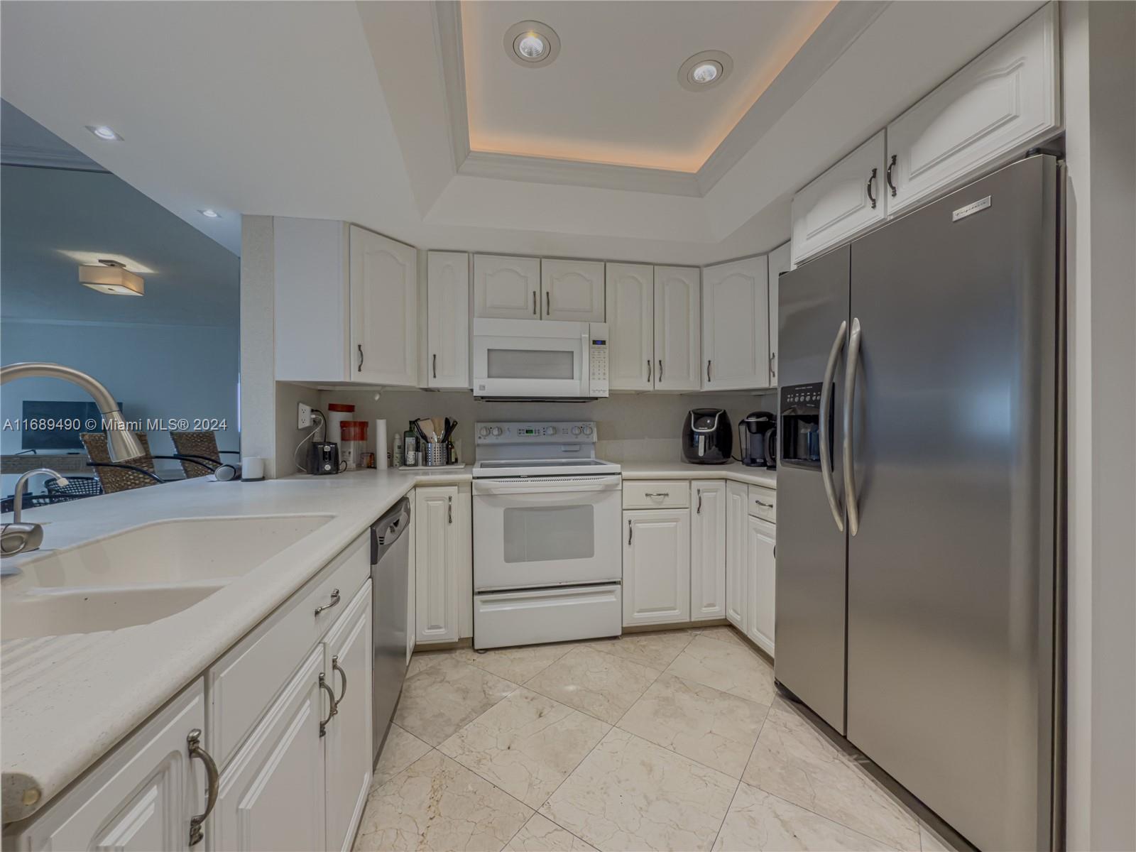520 Brickell Key Dr # A705