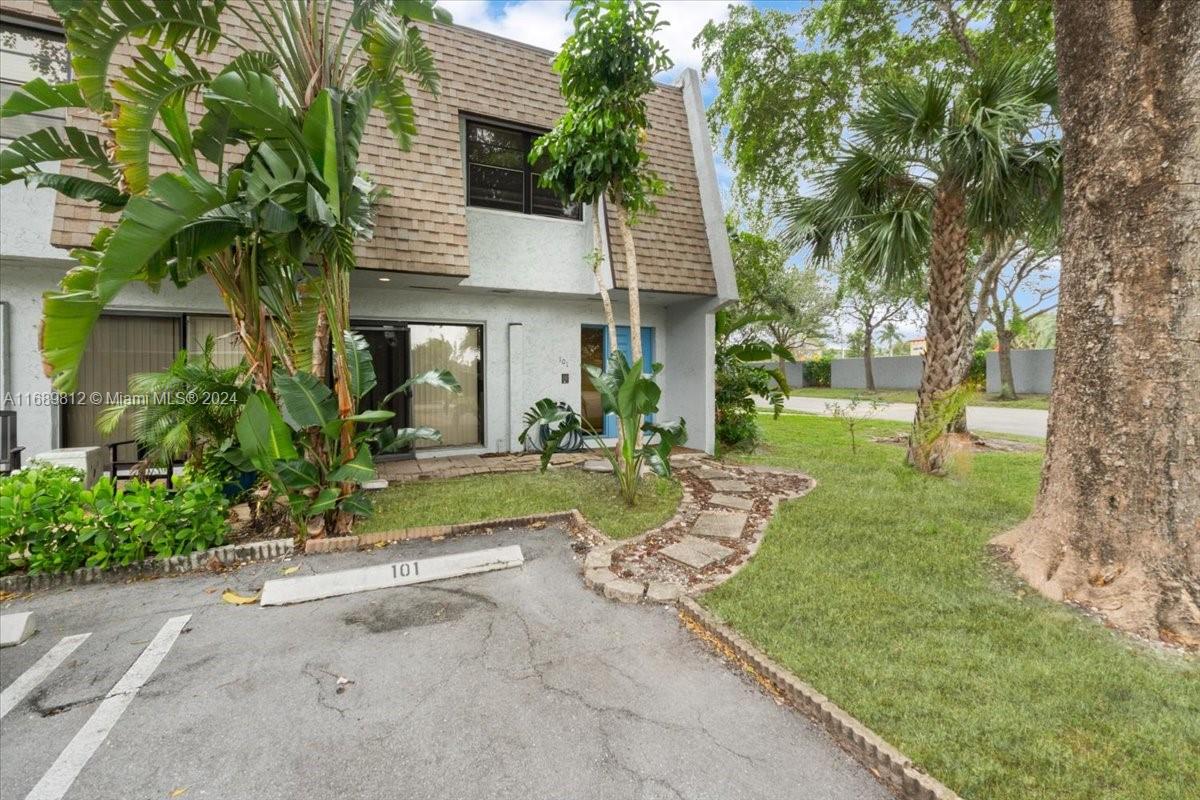 375 N Canal Pt N # 1010