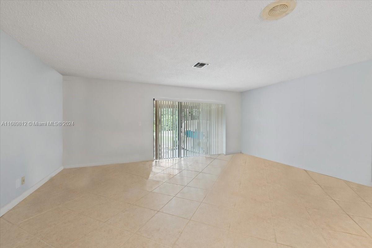 375 N Canal Pt N # 1010