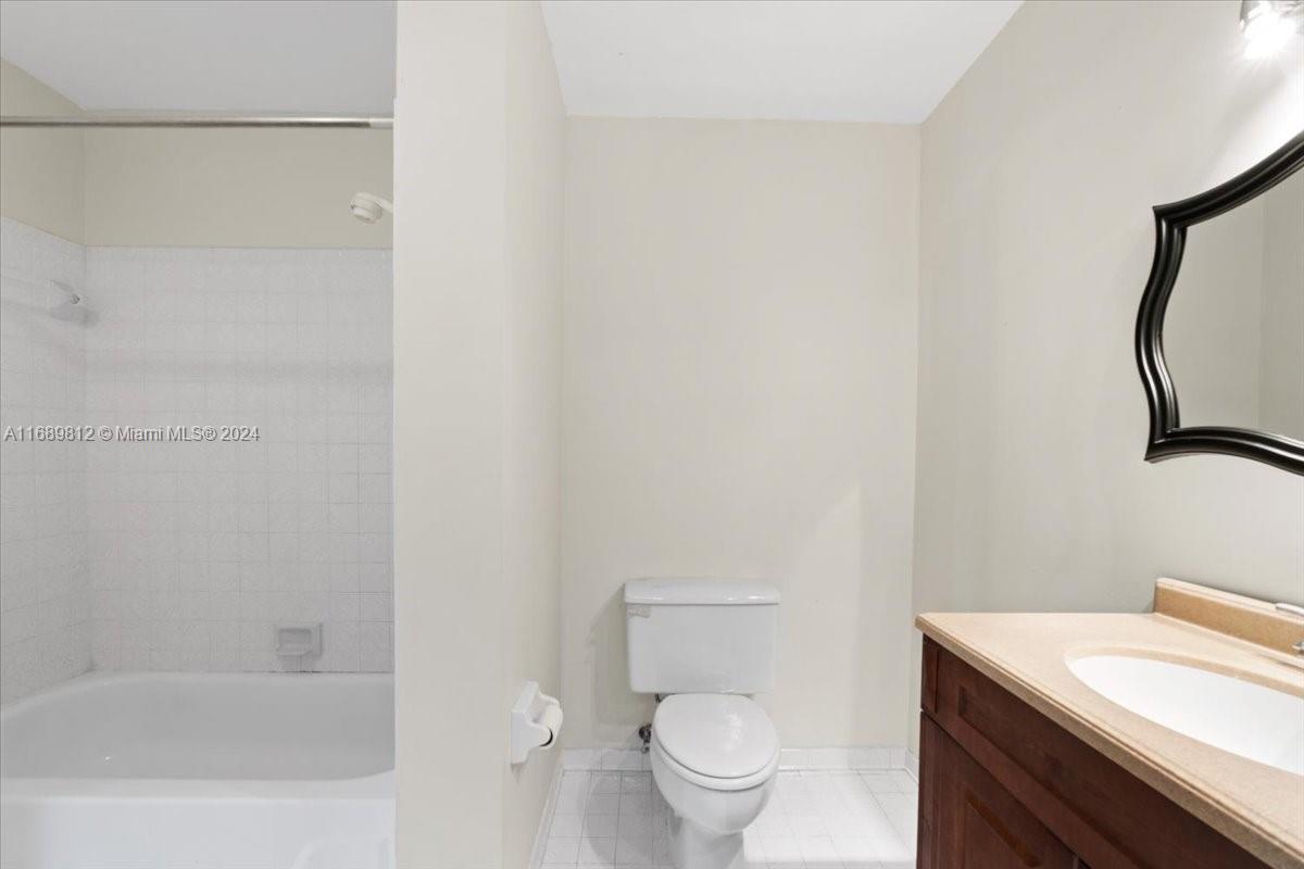 375 N Canal Pt N # 1010