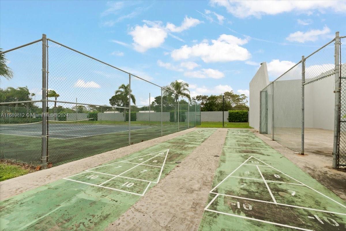 375 N Canal Pt N # 1010