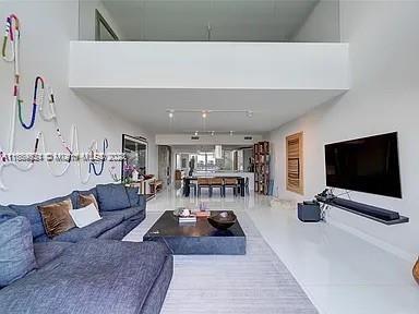 400 Sunny Isles Blvd # 2004