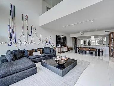 400 Sunny Isles Blvd # 2004