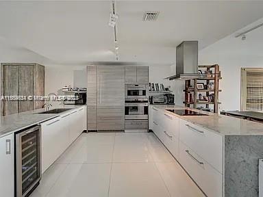 400 Sunny Isles Blvd # 2004