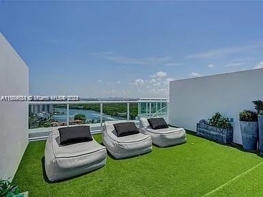 400 Sunny Isles Blvd # 2004