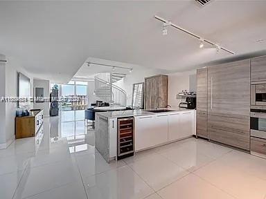 400 Sunny Isles Blvd # 2004