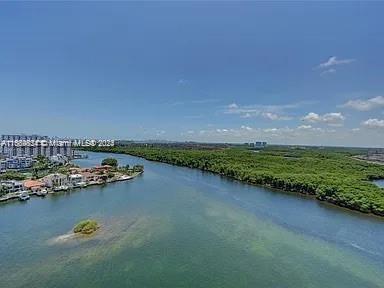 400 Sunny Isles Blvd # 2004