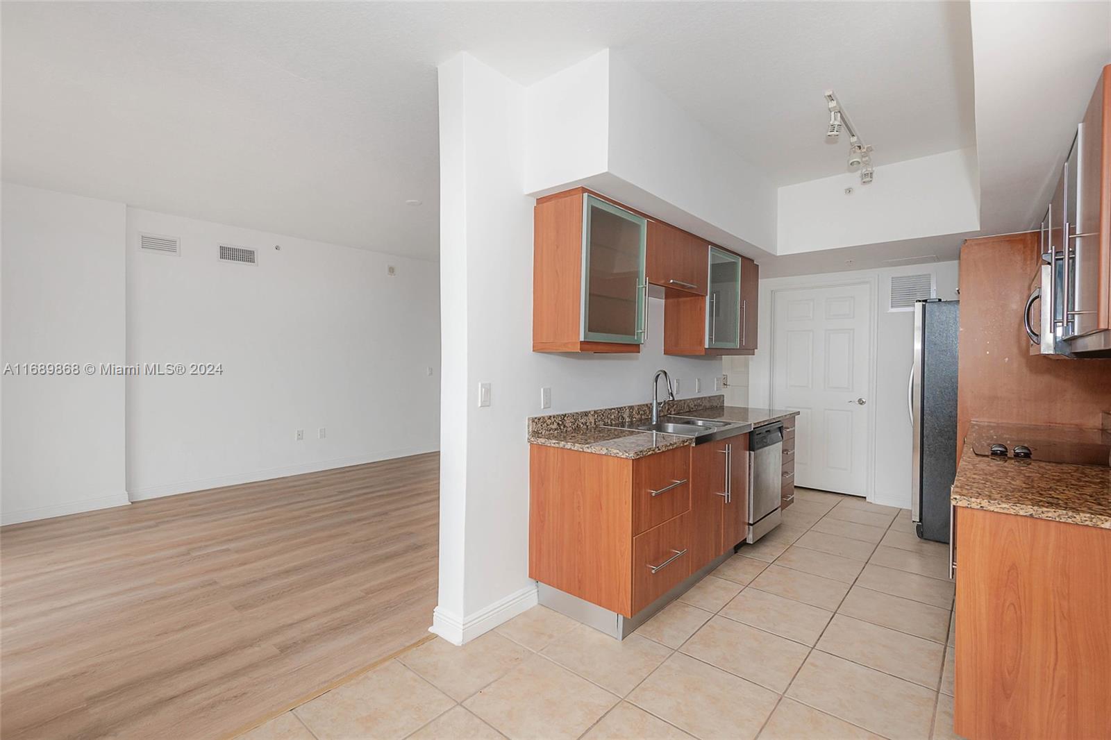 888 S Douglas Rd # 1614